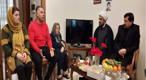 حضور رئیس مرکز ارتباطات مردمی ریاست جمهوری در منزل ارامنه/ رقم خوردن قاب‌هایی زیبا از هم‌نشینی و هم‌کلامی روحانیون مسلمان و مسیحی در میز خدمت